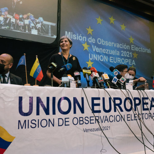 El CNE En Caracas Bajo Mayor Protección Policial El CNE En Caracas Bajo Mayor Protección Policial