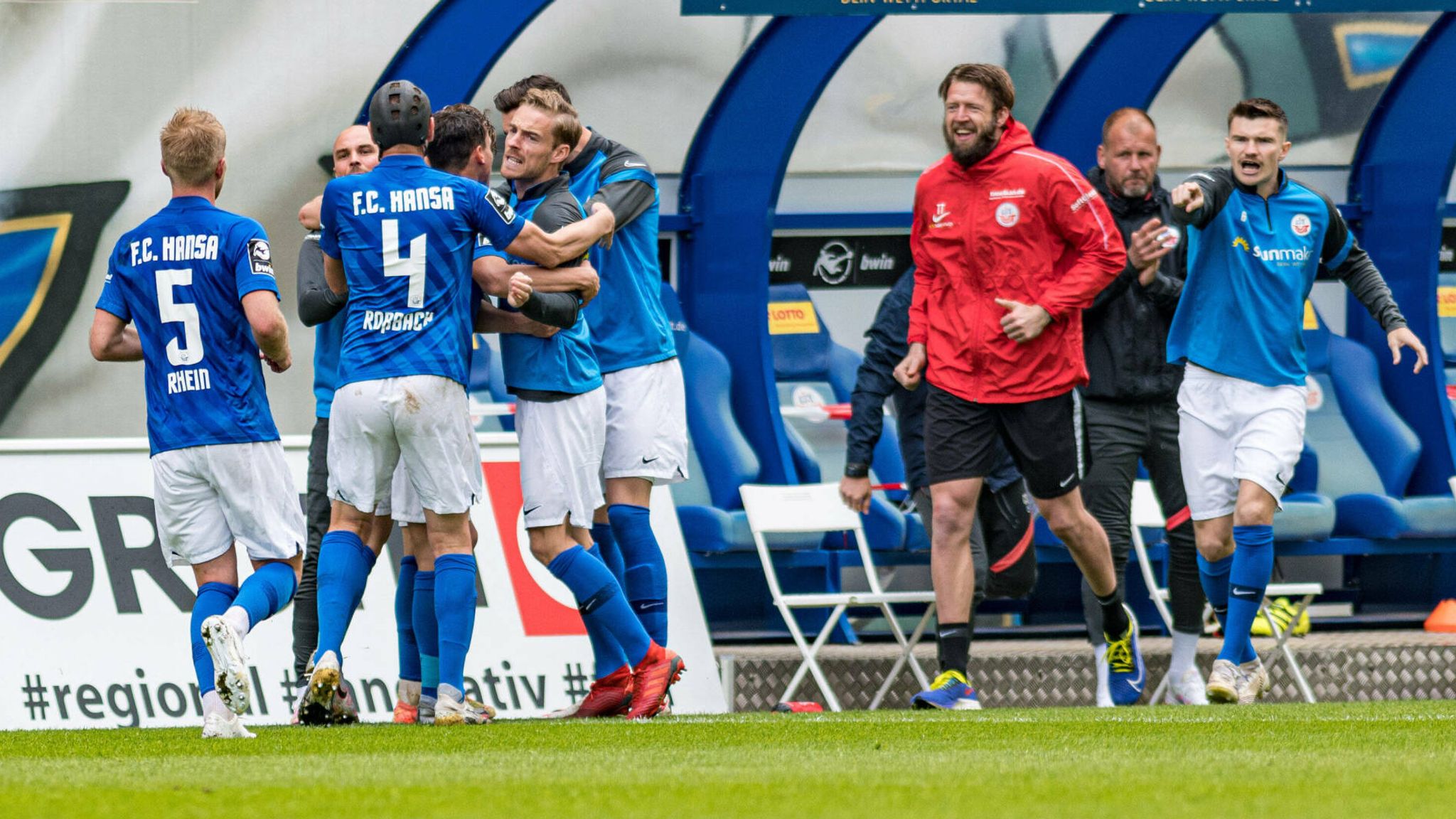 Endlich Wieder Bundesliga! Der HSV Feiert Den Aufstieg Endlich Wieder Bundesliga! Der HSV Feiert Den Aufstieg