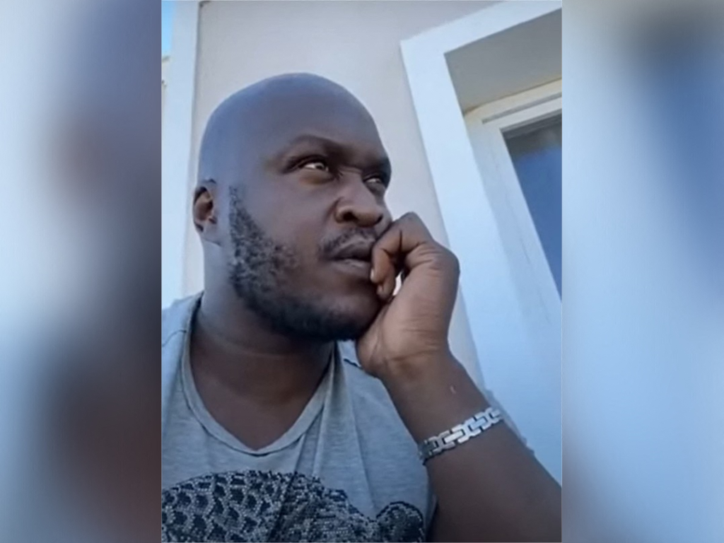 Éric Antoine : Qui Est La Femme Qui L'accompagnait À La Première De Son Spectacle ? Éric Antoine : Qui Est La Femme Qui L'accompagnait À La Première De Son Spectacle ?