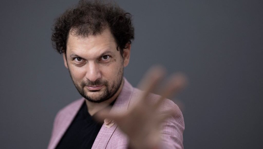 Eric Antoine : Un Nouvel Amour Après Son Divorce, Officialisé Sur M6 Eric Antoine : Un Nouvel Amour Après Son Divorce, Officialisé Sur M6