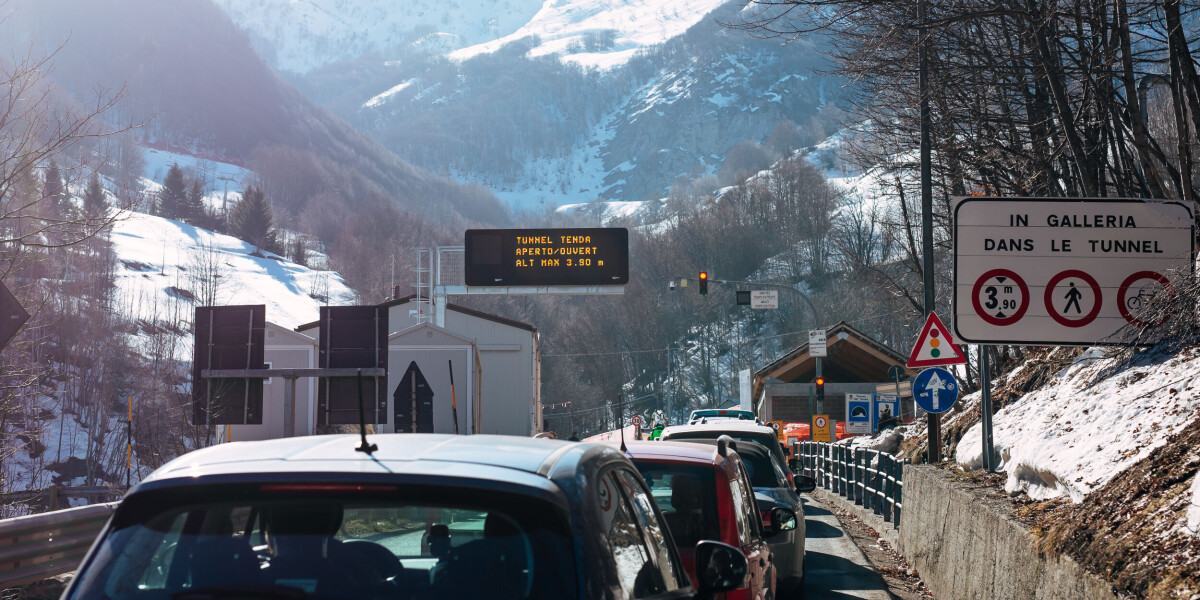 Escape French Traffic Jams: Alternative Routes For Smooth Travel This Weekend Escape French Traffic Jams: Alternative Routes For Smooth Travel This Weekend