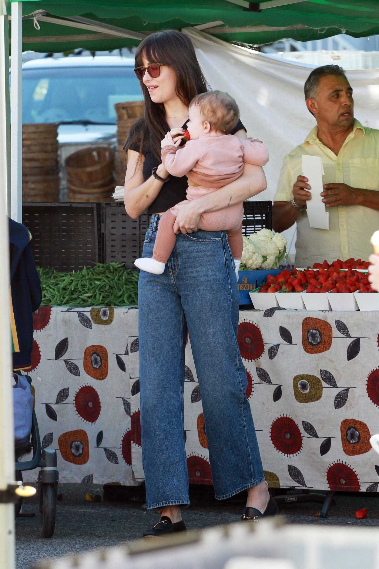 Family Support For Dakota Johnson At Family Support For Dakota Johnson At