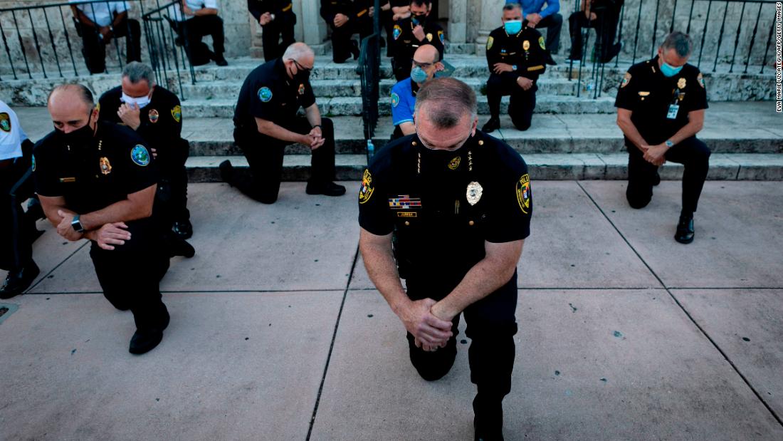 FBI's Response To Agents Kneeling During George Floyd Protest: Reassignments Announced FBI's Response To Agents Kneeling During George Floyd Protest: Reassignments Announced