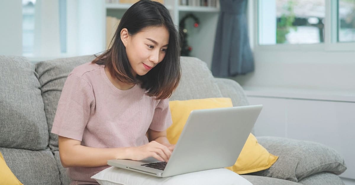 Federal Vs. Private Student Loan Refinancing: A Comparison Guide Federal Vs. Private Student Loan Refinancing: A Comparison Guide
