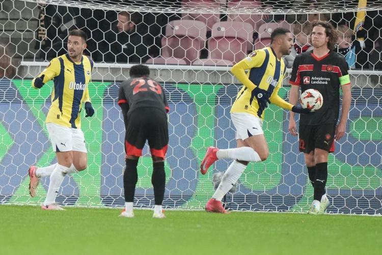 Fenerbahçe'nin Tadic Transferi: Talisca Tartışmasının Ardından Yeni Bir Dönem Fenerbahçe'nin Tadic Transferi: Talisca Tartışmasının Ardından Yeni Bir Dönem