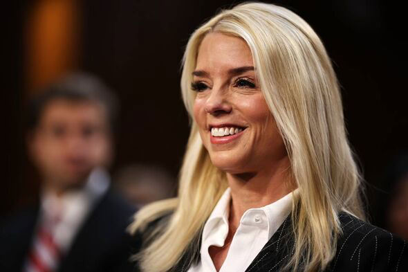 Fentanyl Crisis: Pam Bondi's Announcement Of Largest US Seizure Fentanyl Crisis: Pam Bondi's Announcement Of Largest US Seizure