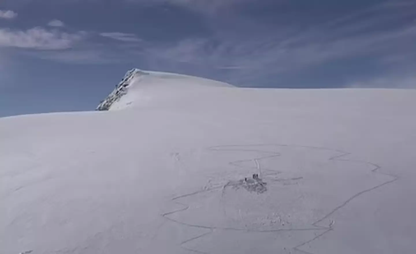 Five Skiers Perish In Swiss Alps: Investigation Underway Five Skiers Perish In Swiss Alps: Investigation Underway