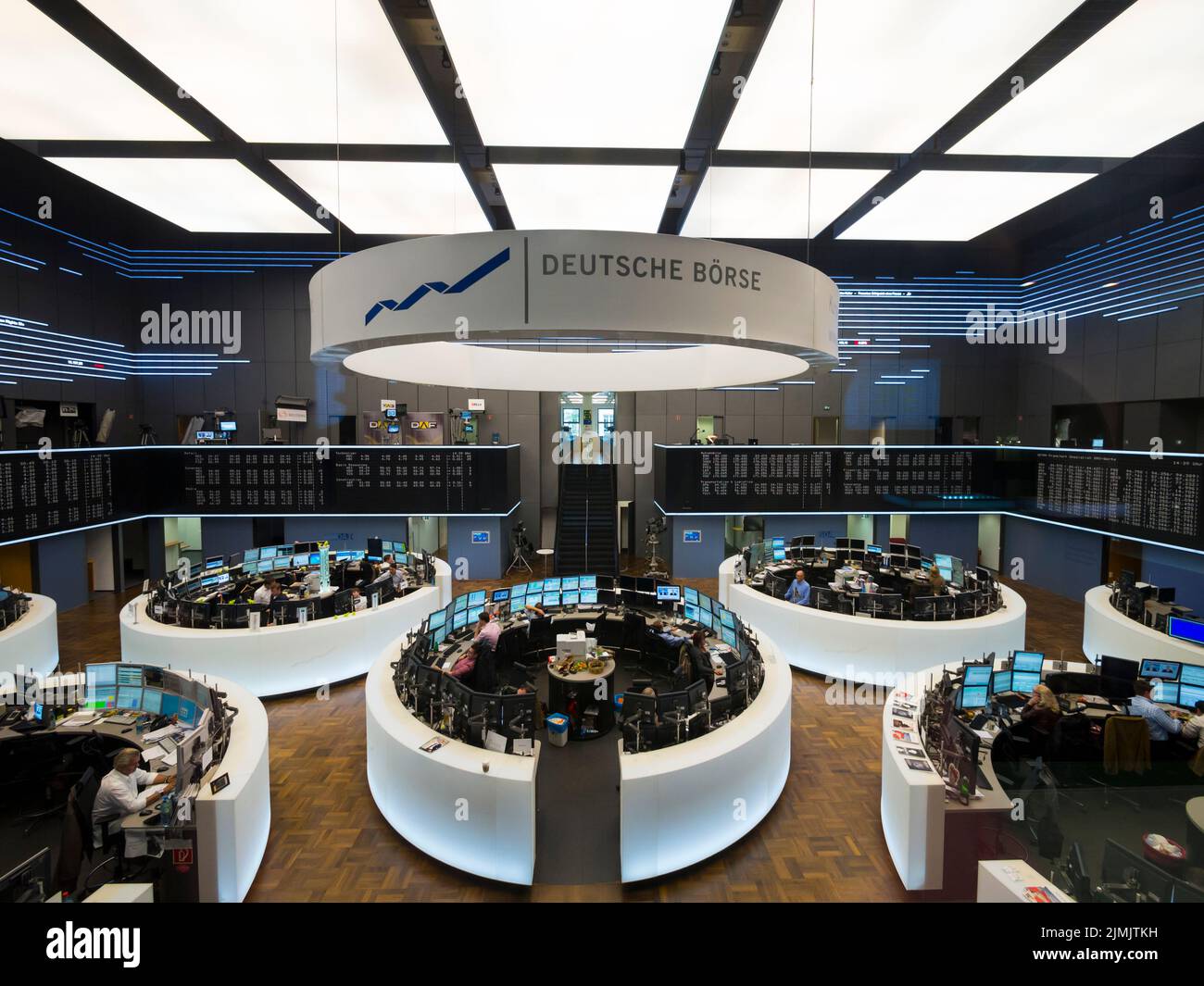 Frankfurt Stock Market Opening: DAX Holds Steady After Record High Frankfurt Stock Market Opening: DAX Holds Steady After Record High