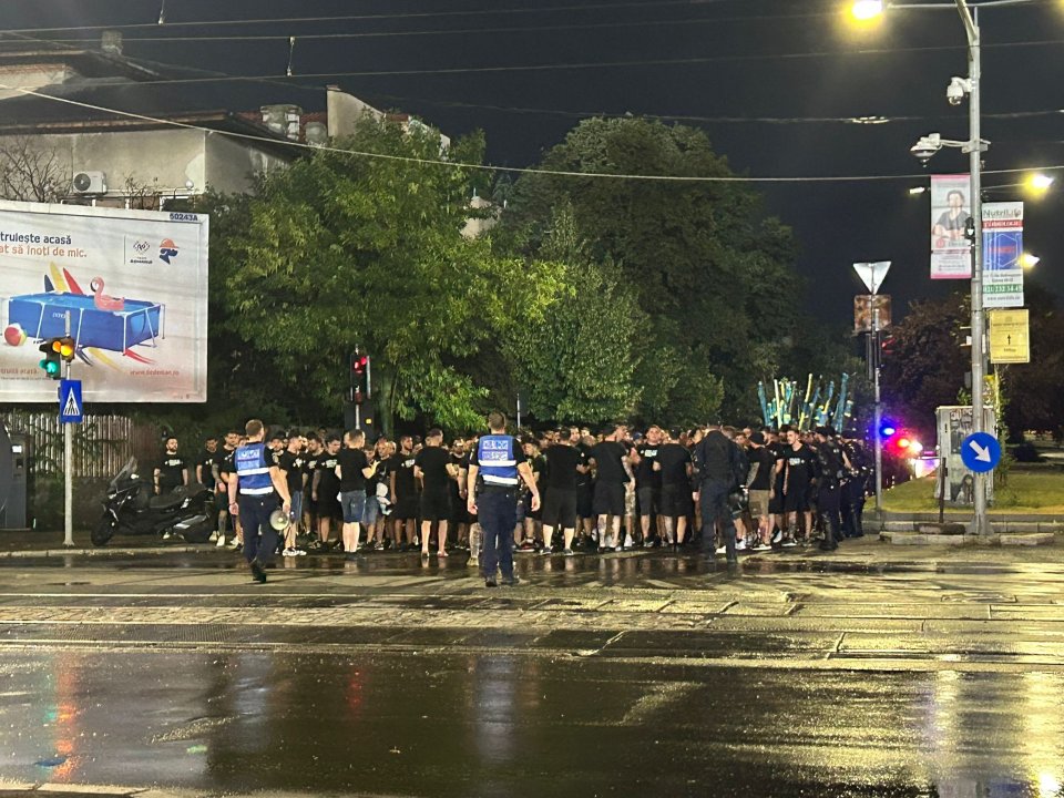 Frații Tate: Cum Au Fost Întâmpinați La Revenirea În România Frații Tate: Cum Au Fost Întâmpinați La Revenirea În România