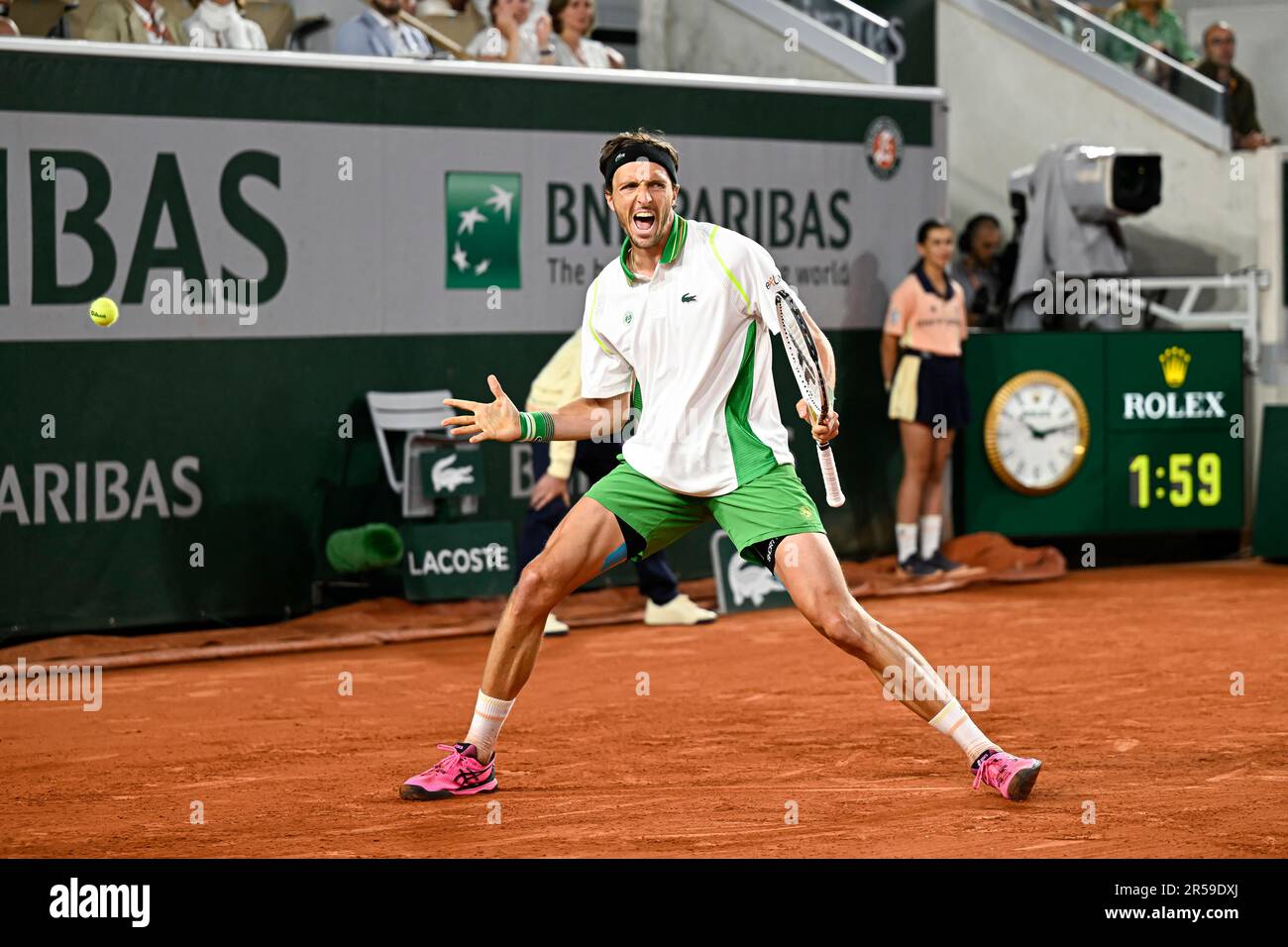 French Open: Sinner Defeats Rinderknech, Secures 15th Consecutive Grand Slam Victory French Open: Sinner Defeats Rinderknech, Secures 15th Consecutive Grand Slam Victory