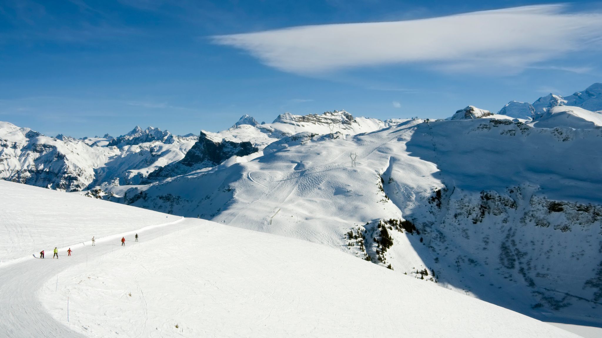 French Tourist Faces Jail After Ski Lift Snowball Incident French Tourist Faces Jail After Ski Lift Snowball Incident