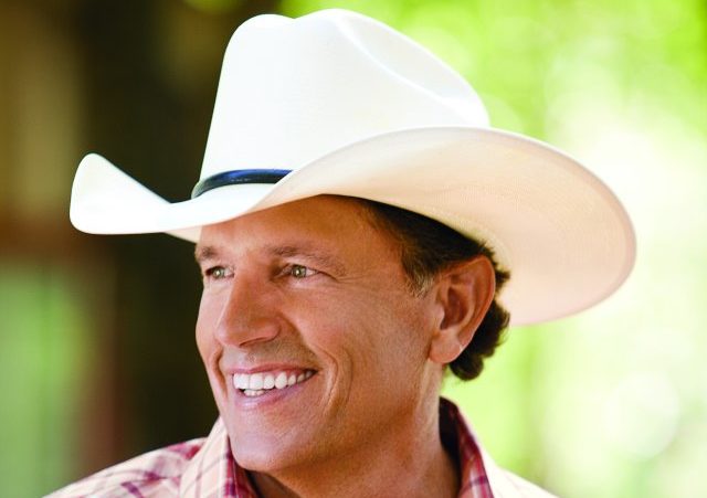 George Strait Makes Unexpected Dairy Queen Appearance, Snaps Photo With Employee George Strait Makes Unexpected Dairy Queen Appearance, Snaps Photo With Employee