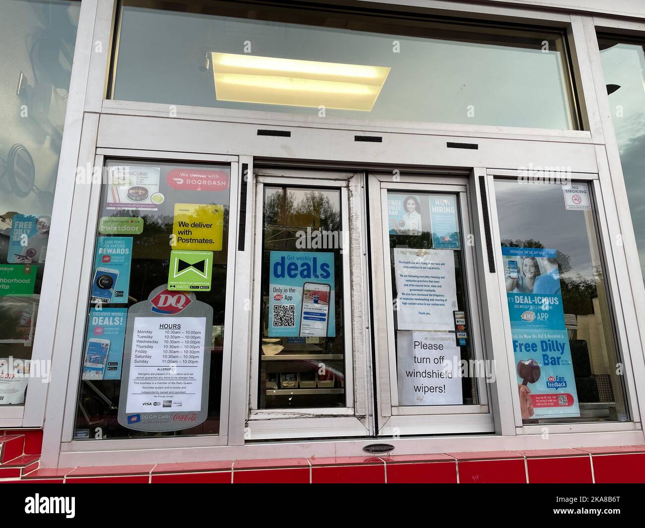 George Strait's Dairy Queen Drive-Thru: A Fan's Unforgettable Encounter George Strait's Dairy Queen Drive-Thru: A Fan's Unforgettable Encounter