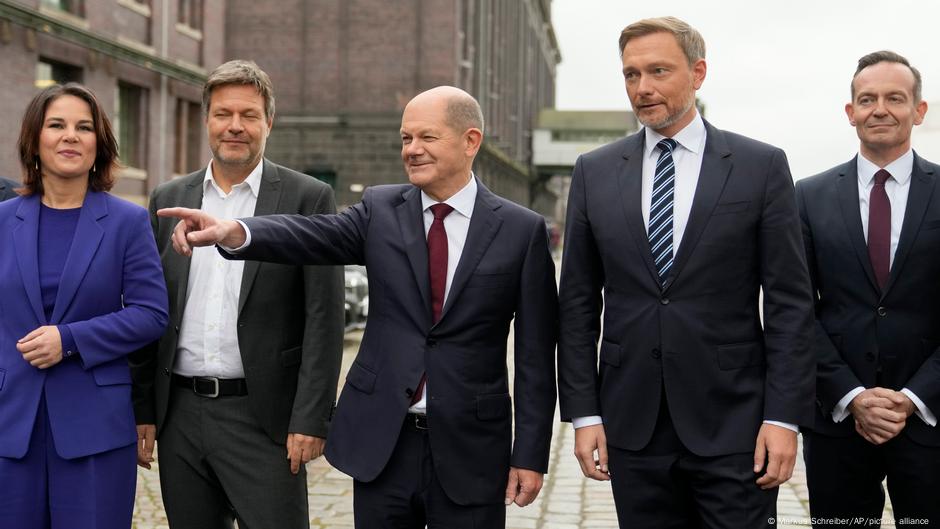 Germany's SPD: Coalition Agreement Campaign Before Crucial Party Vote