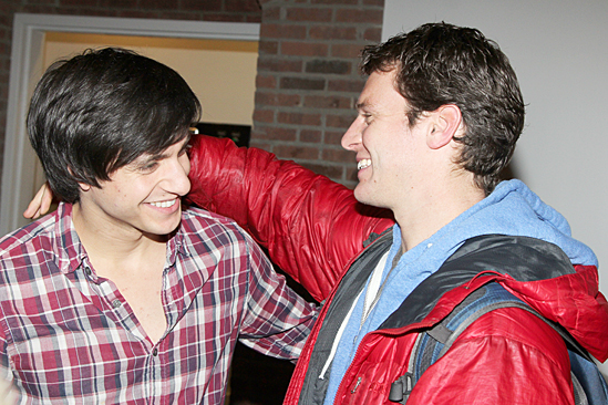 Gideon Glick Et Jonathan Groff : Retrouvailles Hilarantes Dans Étoile, Une Nouvelle Production Gideon Glick Et Jonathan Groff : Retrouvailles Hilarantes Dans Étoile, Une Nouvelle Production