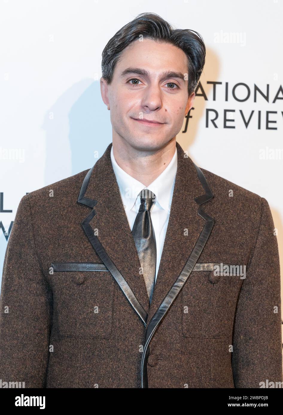 Gideon Glick Shines In Amazon's Étoile: A Review Gideon Glick Shines In Amazon's Étoile: A Review