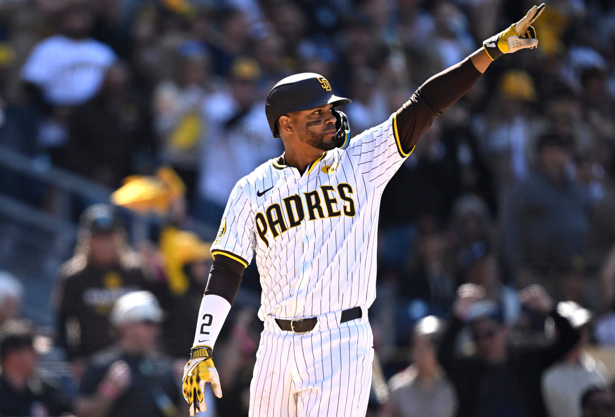 Gurriel's Late-Game Heroics Lift Padres To 1-0 Win Against Braves Gurriel's Late-Game Heroics Lift Padres To 1-0 Win Against Braves