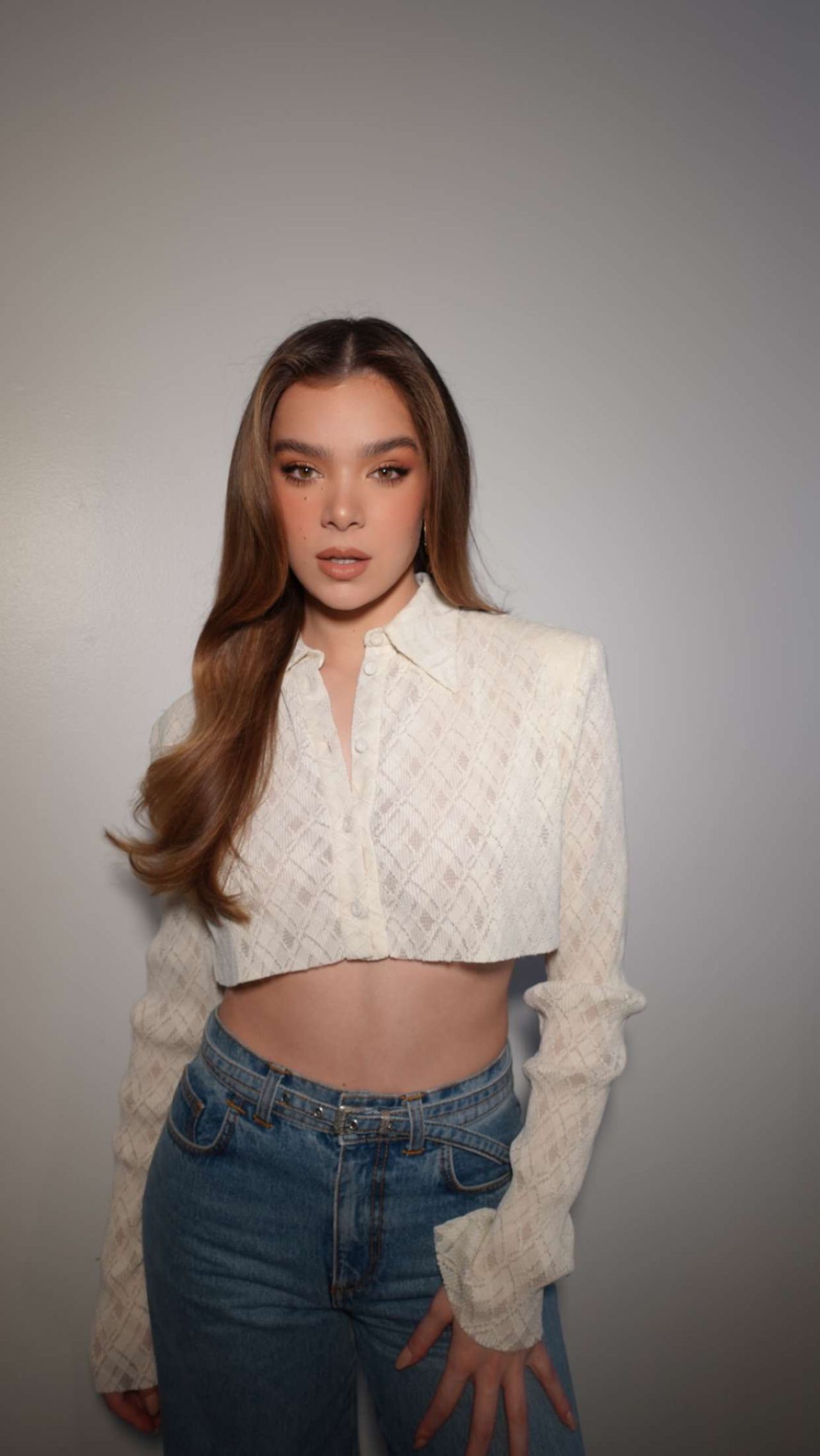 Hailee Steinfeld's Busy Schedule: Wedding Plans On Hold? Hailee Steinfeld's Busy Schedule: Wedding Plans On Hold?