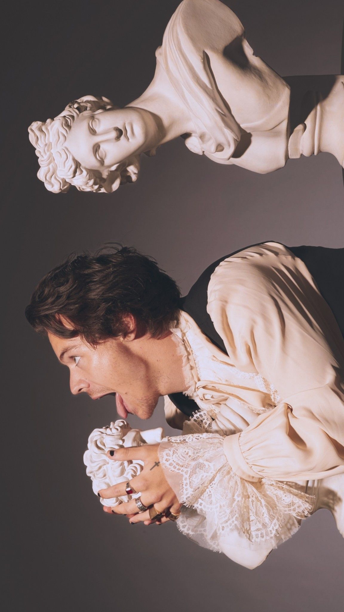 Harry Styles' Reaction To A Hilariously Bad SNL Impression Harry Styles' Reaction To A Hilariously Bad SNL Impression
