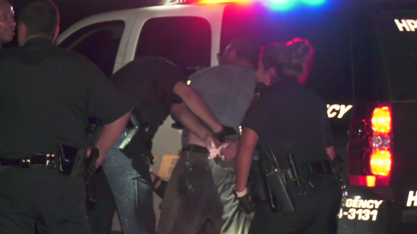 High-Speed Chase Culminates In Astonishing On-the-Go Refueling High-Speed Chase Culminates In Astonishing On-the-Go Refueling