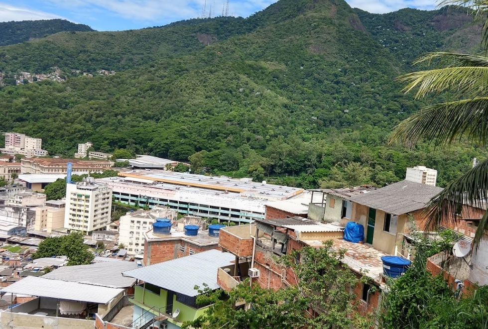 Incêndio De Escola Na Tijuca: Memórias E Amizades Perdidas Incêndio De Escola Na Tijuca: Memórias E Amizades Perdidas