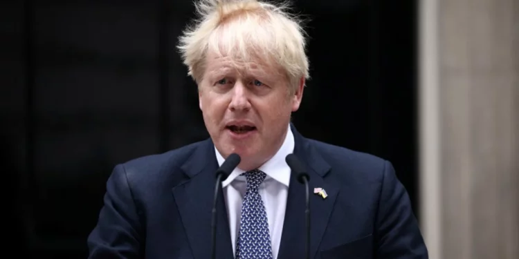 Incidente Con Avestruz: Boris Johnson Sufre Ataque Durante Paseo Familiar En Texas Incidente Con Avestruz: Boris Johnson Sufre Ataque Durante Paseo Familiar En Texas
