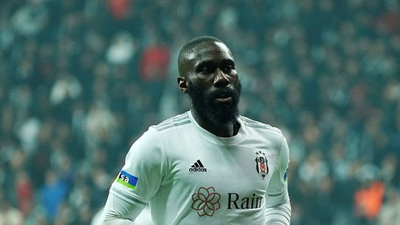 İngilizlerin Osimhen'e Olan İlgisi Sürüyor: 45 Milyon Euroluk Yıldızın Yerini Kimler İstiyor? İngilizlerin Osimhen'e Olan İlgisi Sürüyor: 45 Milyon Euroluk Yıldızın Yerini Kimler İstiyor?