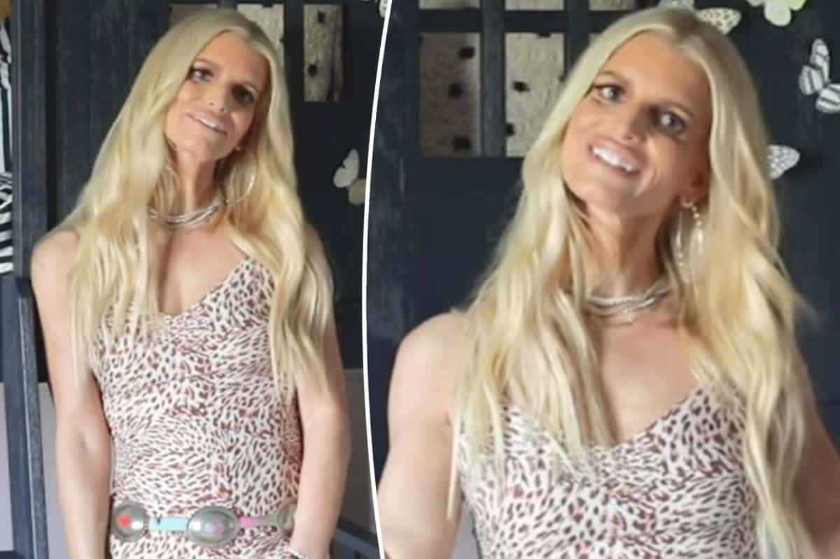 Is There Any Truth To Jessica Simpson's Snake Sperm Claim? Is There Any Truth To Jessica Simpson's Snake Sperm Claim?