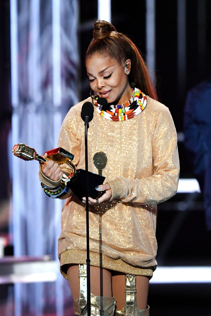 Janet Jackson Honored With ICON Award At 2025 AMAs Janet Jackson Honored With ICON Award At 2025 AMAs