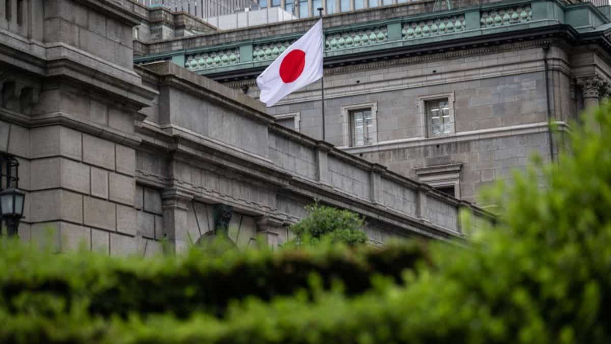 Japan's Economy Slows: Bank Of Japan Lowers Growth Projections Due To Trade Disputes Japan's Economy Slows: Bank Of Japan Lowers Growth Projections Due To Trade Disputes