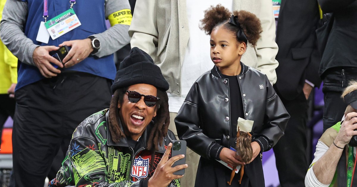 Jay-Z And His Daughters Blue Ivy And Rumi At Super Bowl LVII: Rare Family Photos Jay-Z And His Daughters Blue Ivy And Rumi At Super Bowl LVII: Rare Family Photos