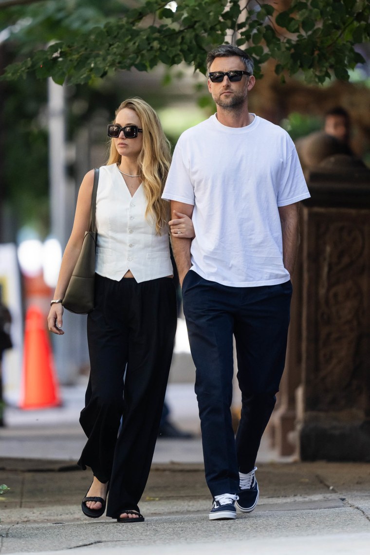 Jennifer Lawrence & Cooke Maroney: A Rare Public Appearance Amidst Baby News Jennifer Lawrence & Cooke Maroney: A Rare Public Appearance Amidst Baby News