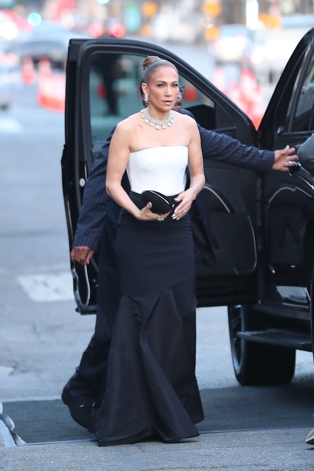 Jennifer Lopez To Host The 2024 American Music Awards Jennifer Lopez To Host The 2024 American Music Awards
