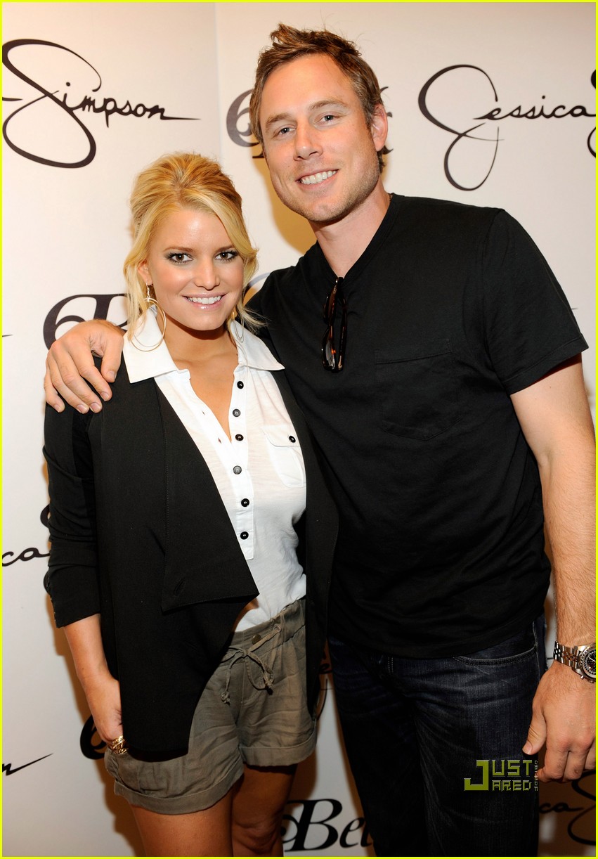 Jessica Simpson And Eric Johnson: Spotted Together Amidst Split Rumors Jessica Simpson And Eric Johnson: Spotted Together Amidst Split Rumors