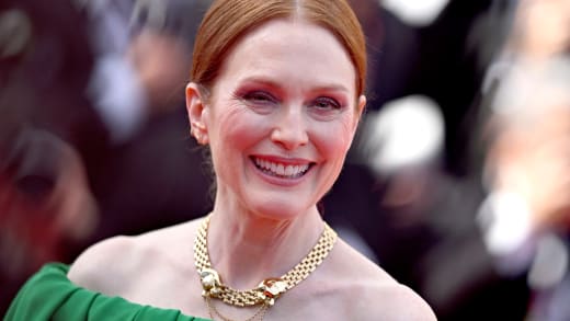 Julianne Moore, Meghann Fahy Star In Netflix's New Limited Series: Siren Julianne Moore, Meghann Fahy Star In Netflix's New Limited Series: Siren