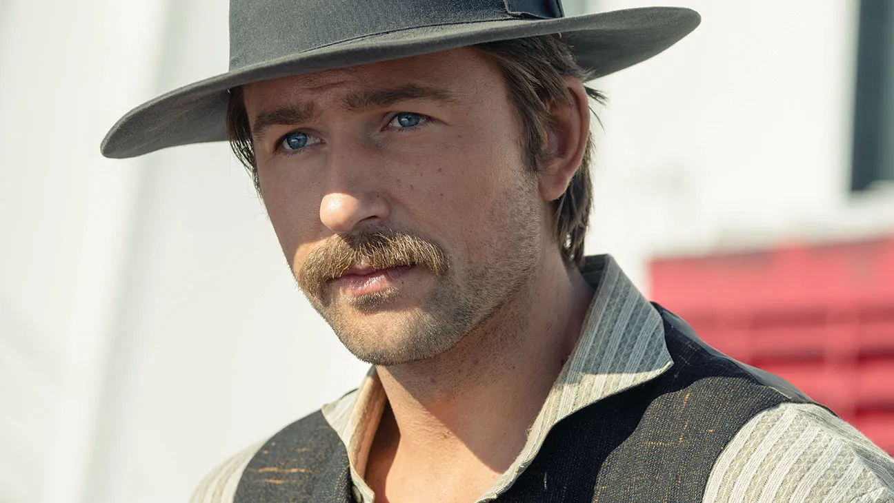 Kayce Dutton Spinoff: How Yellowstone Season 5 Flashbacks Set It Up Kayce Dutton Spinoff: How Yellowstone Season 5 Flashbacks Set It Up