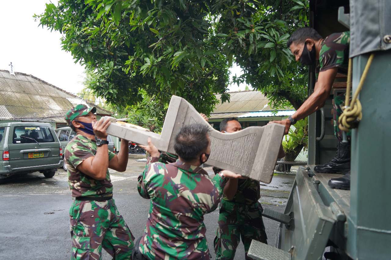Kodam Udayana Dukung Gerakan Bali Bersih Sampah: Kerja Sama Untuk Lingkungan Yang Lebih Baik Kodam Udayana Dukung Gerakan Bali Bersih Sampah: Kerja Sama Untuk Lingkungan Yang Lebih Baik