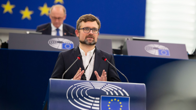 Kritika Pirátů: Bývalý Europoslanec Peksa Odhaluje Problémy Kritika Pirátů: Bývalý Europoslanec Peksa Odhaluje Problémy