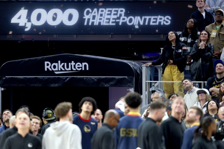 Kuminga's Return Fuels Warriors Victory: Curry, Kerr Reach Milestones Kuminga's Return Fuels Warriors Victory: Curry, Kerr Reach Milestones