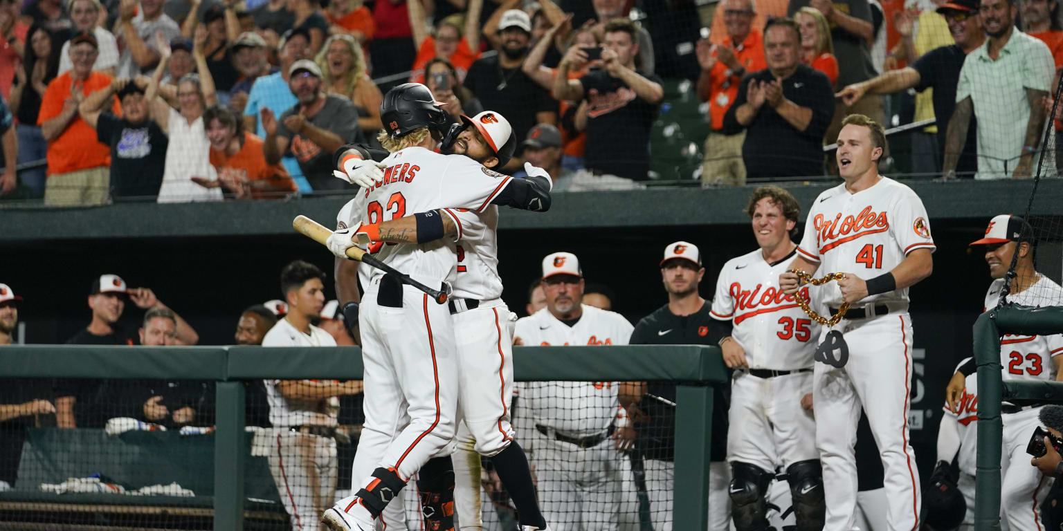 Kyle Stowers Hits Walk-Off Grand Slam, Fuels Marlins' Win Kyle Stowers Hits Walk-Off Grand Slam, Fuels Marlins' Win