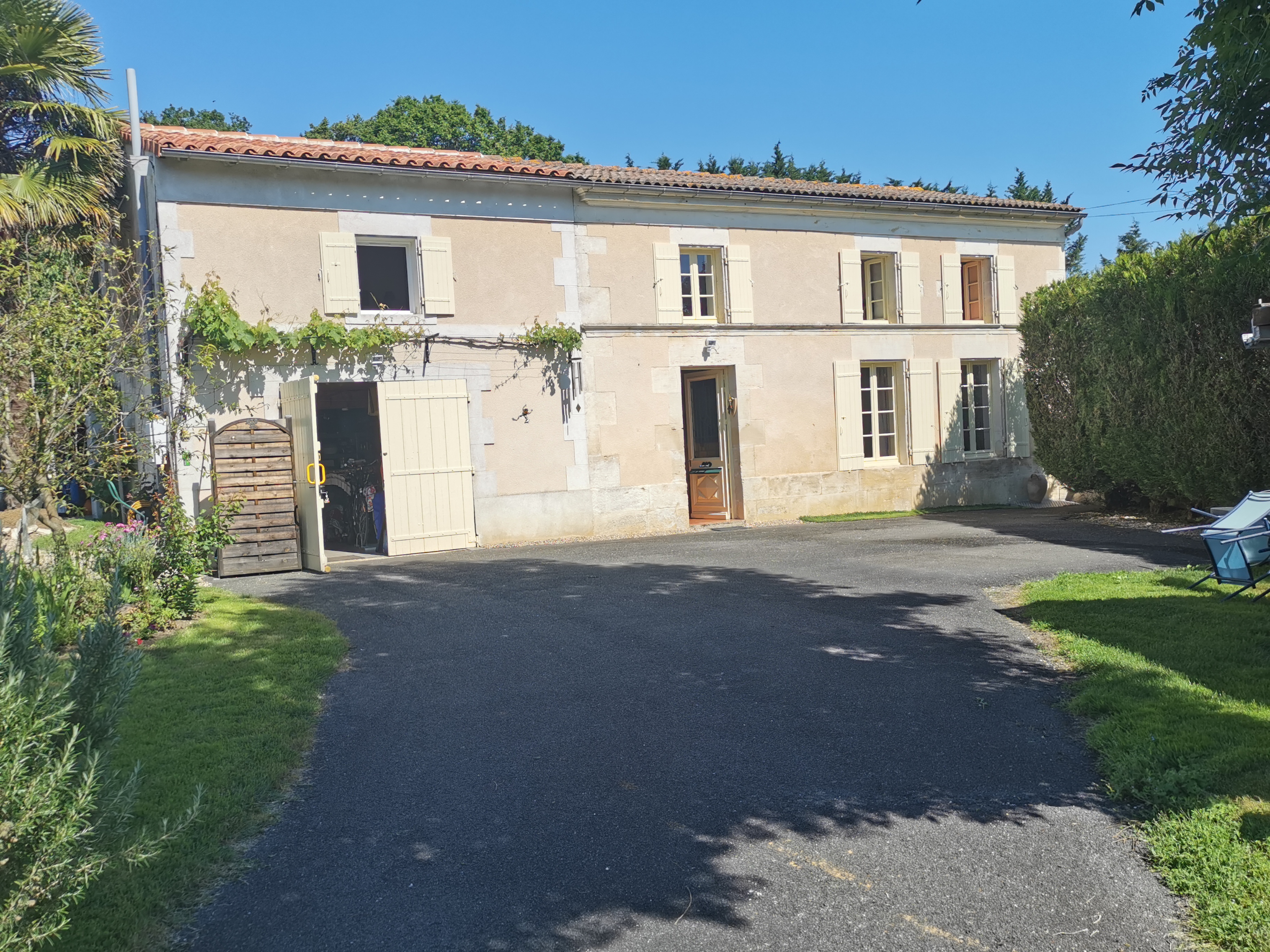 La Charentaise: Histoire D'une Maison De Chaussures À Saint-Brieuc La Charentaise: Histoire D'une Maison De Chaussures À Saint-Brieuc