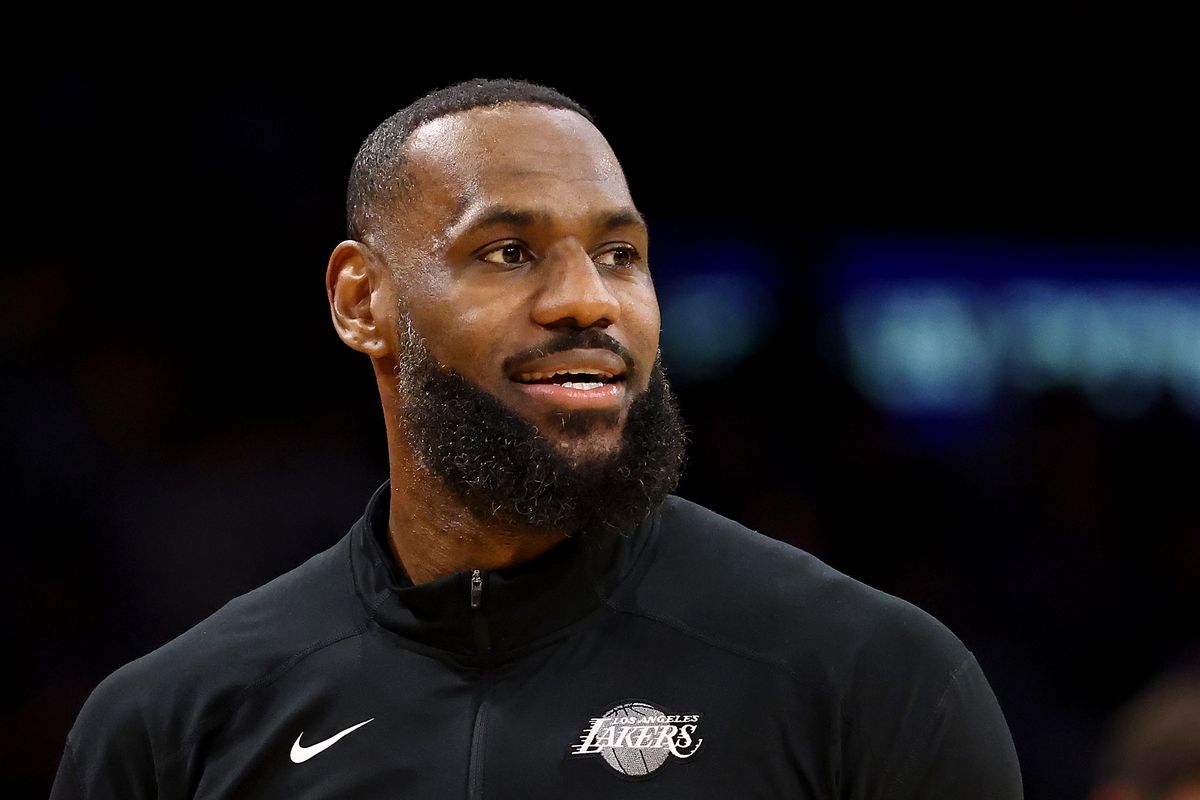 Lakers Defeat Knicks After Brunson's Game-Ending Ankle Injury Lakers Defeat Knicks After Brunson's Game-Ending Ankle Injury