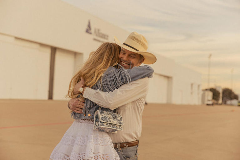 Landman Ali Larter On The Success Of Her Relationship With Billy Bob Thornton Landman Ali Larter On The Success Of Her Relationship With Billy Bob Thornton