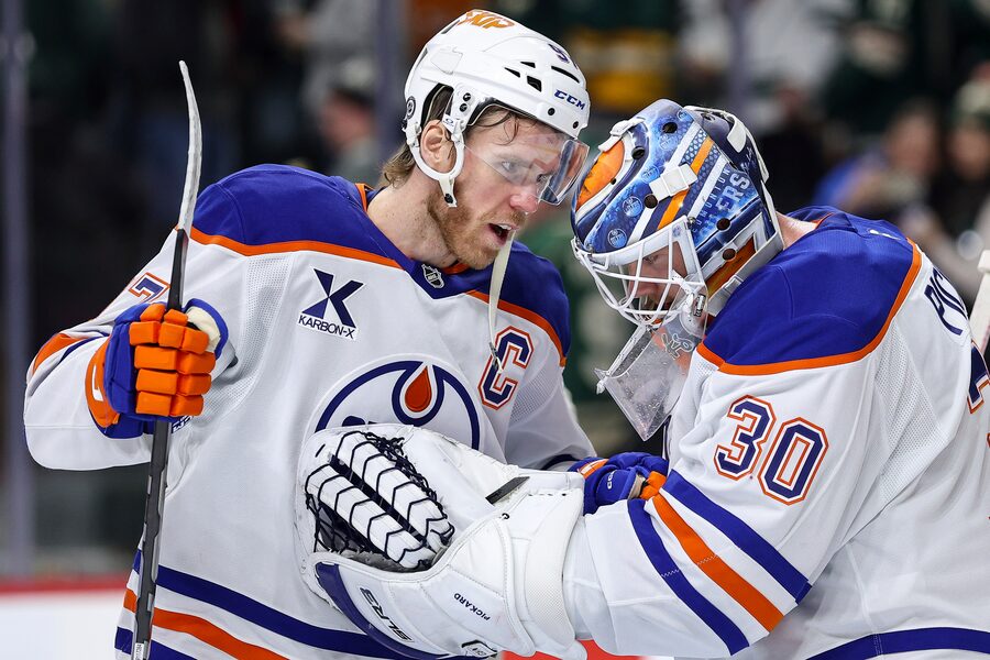 Leon Draisaitl Injured: Oilers Leading Goal Scorer Exits Game Leon Draisaitl Injured: Oilers Leading Goal Scorer Exits Game