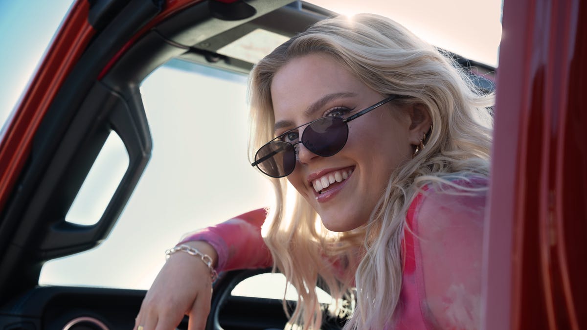Lesbian Visibility: Reneé Rapp's Topless Video And Its Meaning Lesbian Visibility: Reneé Rapp's Topless Video And Its Meaning