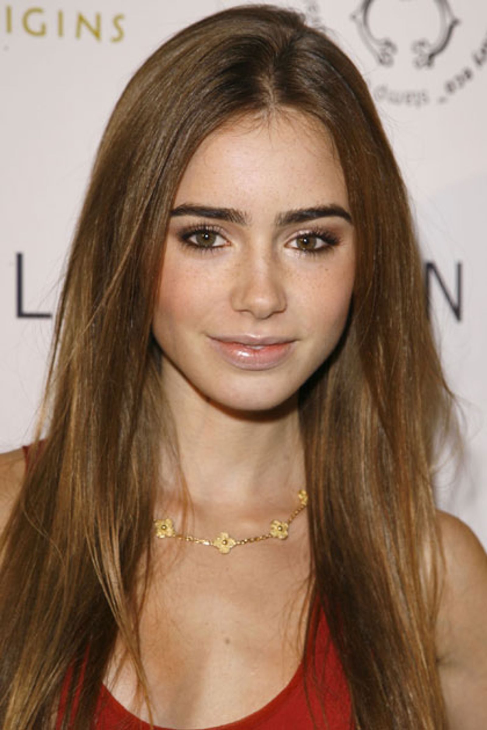 Lily Collins' Beauty Inspiration: Bob, Brows, And Nude Lip Trend Lily Collins' Beauty Inspiration: Bob, Brows, And Nude Lip Trend