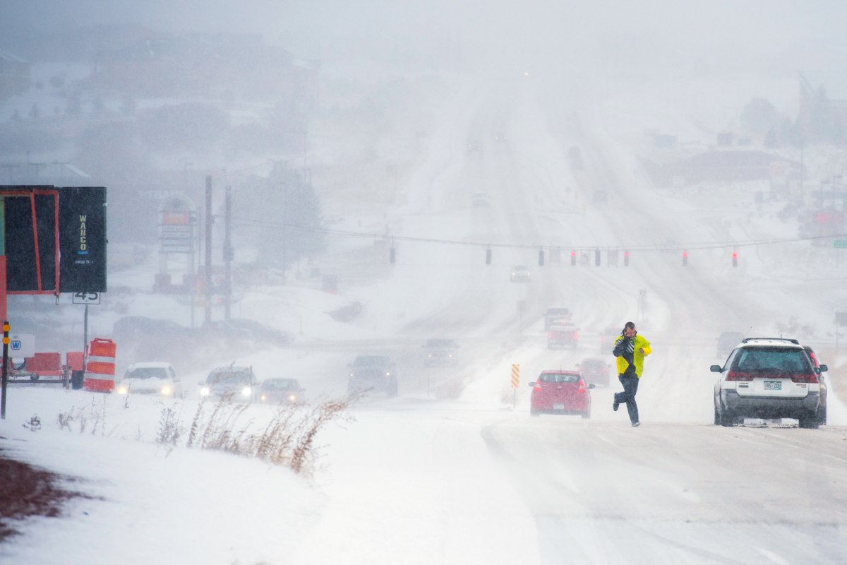 Louisville's 2025 Disaster: A Timeline Of Snow, Tornadoes, And Flooding