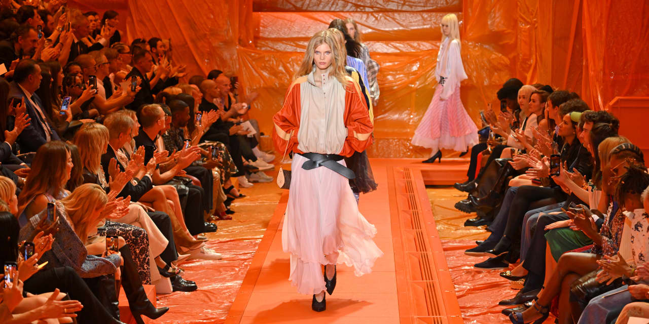 LVMH's Q1 Sales Miss Target, Leading To 8.2% Share Decline LVMH's Q1 Sales Miss Target, Leading To 8.2% Share Decline