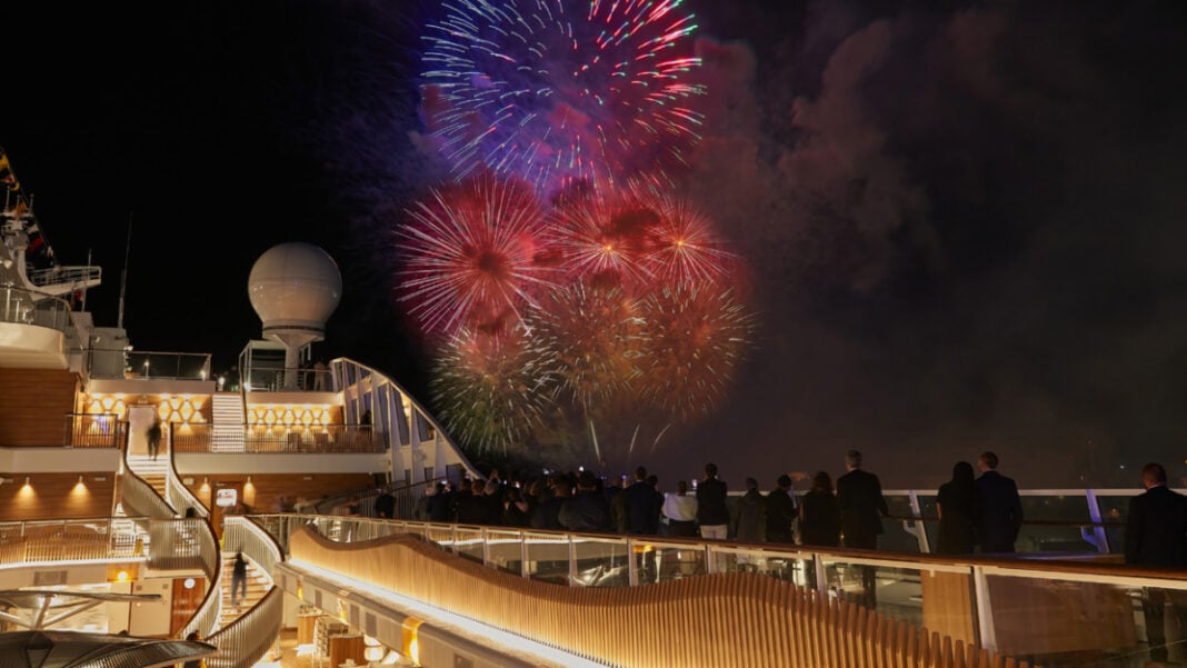 Málaga Cruise Ship Christening: Robbie Williams' Headline Appearance Málaga Cruise Ship Christening: Robbie Williams' Headline Appearance
