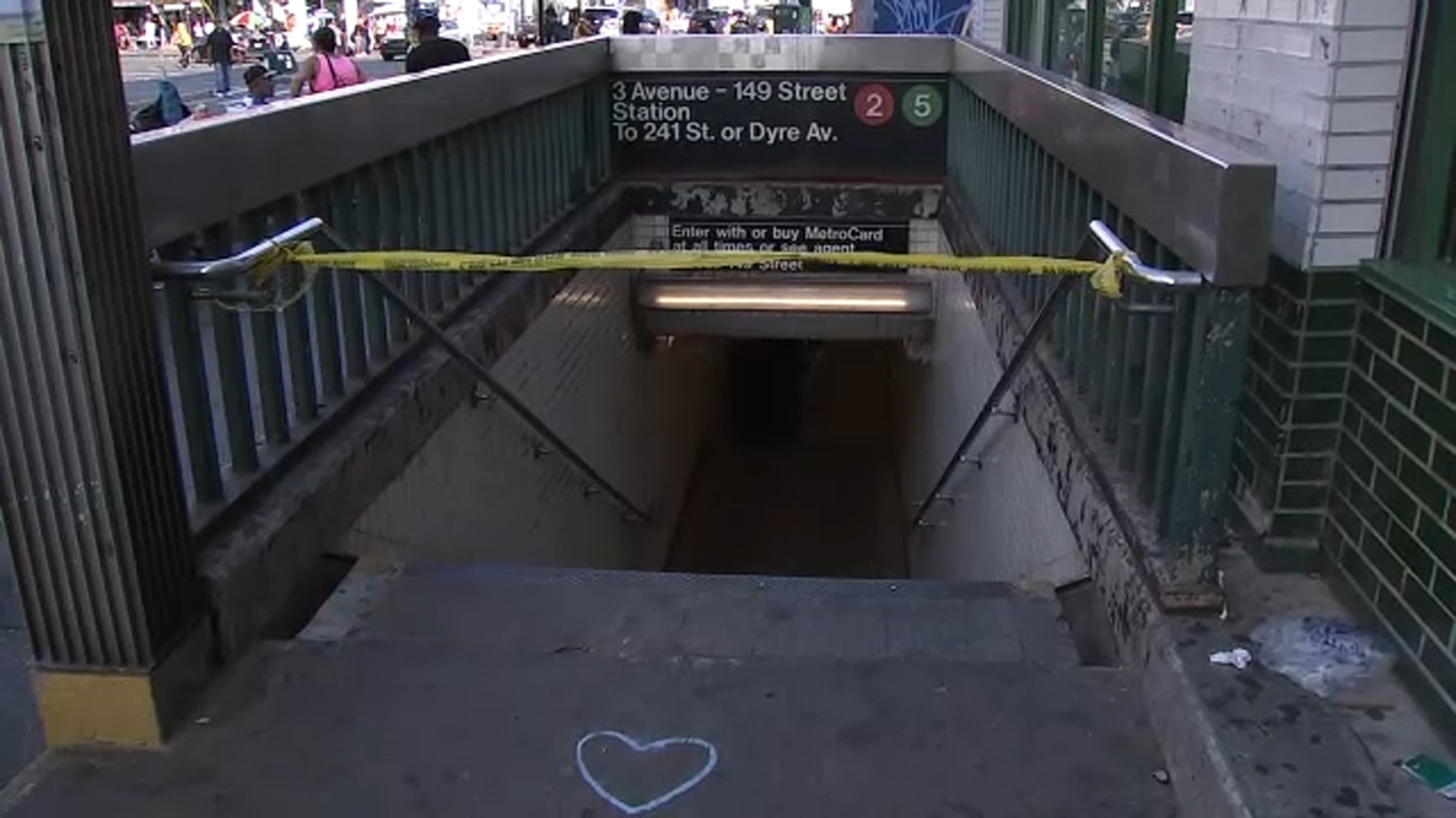 Man Injured In Brooklyn Bridge Subway Station Stabbing Incident Man Injured In Brooklyn Bridge Subway Station Stabbing Incident